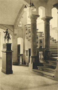 743 Interieur van de Rijksmunt (Leidseweg 90) te Utrecht: vestibule.